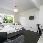 Kohimarama Beach Bed & Breakfast